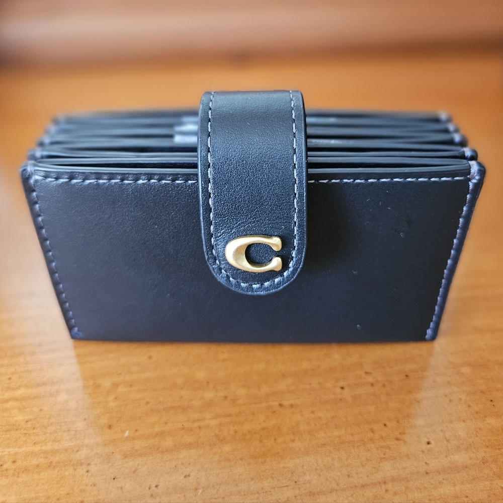 Coach Black Essential Multi Card Holder - NWT